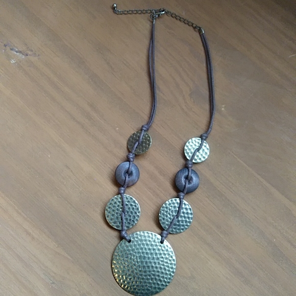 Vintage bronze tone/brown leather necklace - Picture 5 of 5